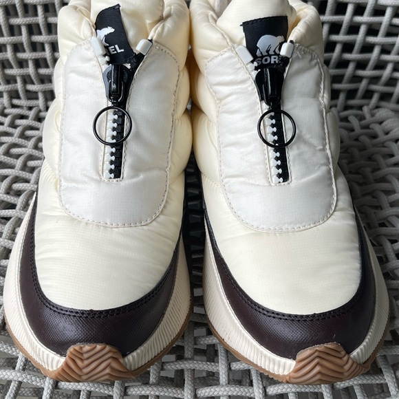 Sorel Out ‘N About Puffy Waterproof Zip Boot Woman 9 - Picture 7 of 16